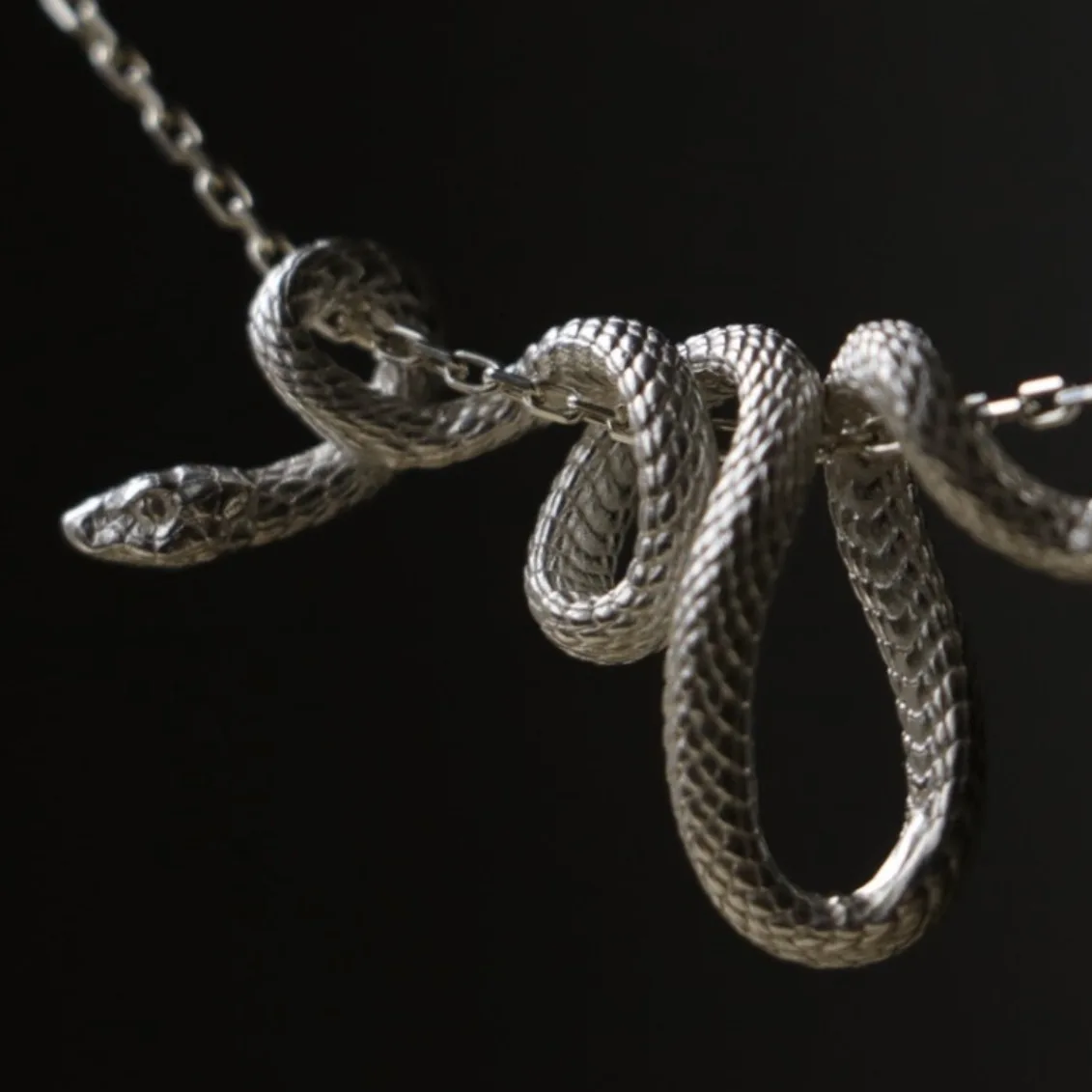 Unisex Beautifully Twisted Snake Necklace Pendant